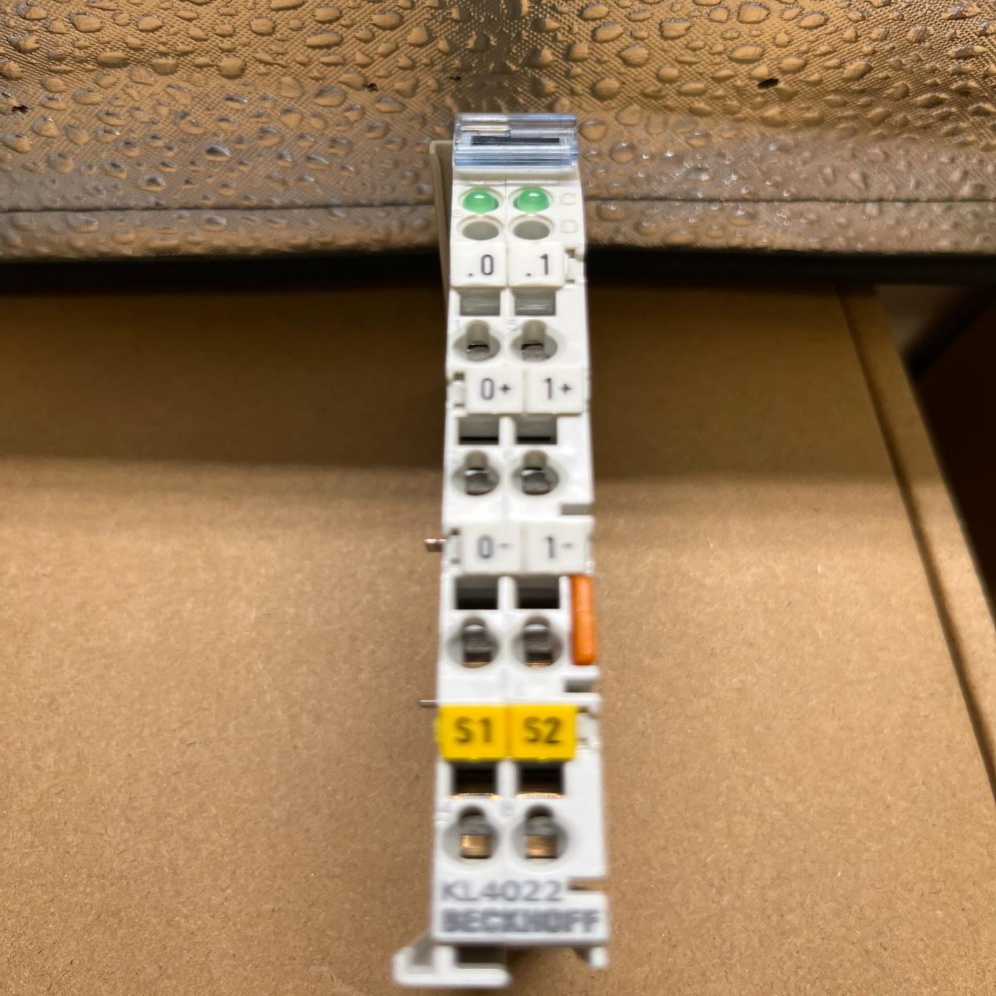 询价~倍福模块KL4022  实价直接拍成色超好