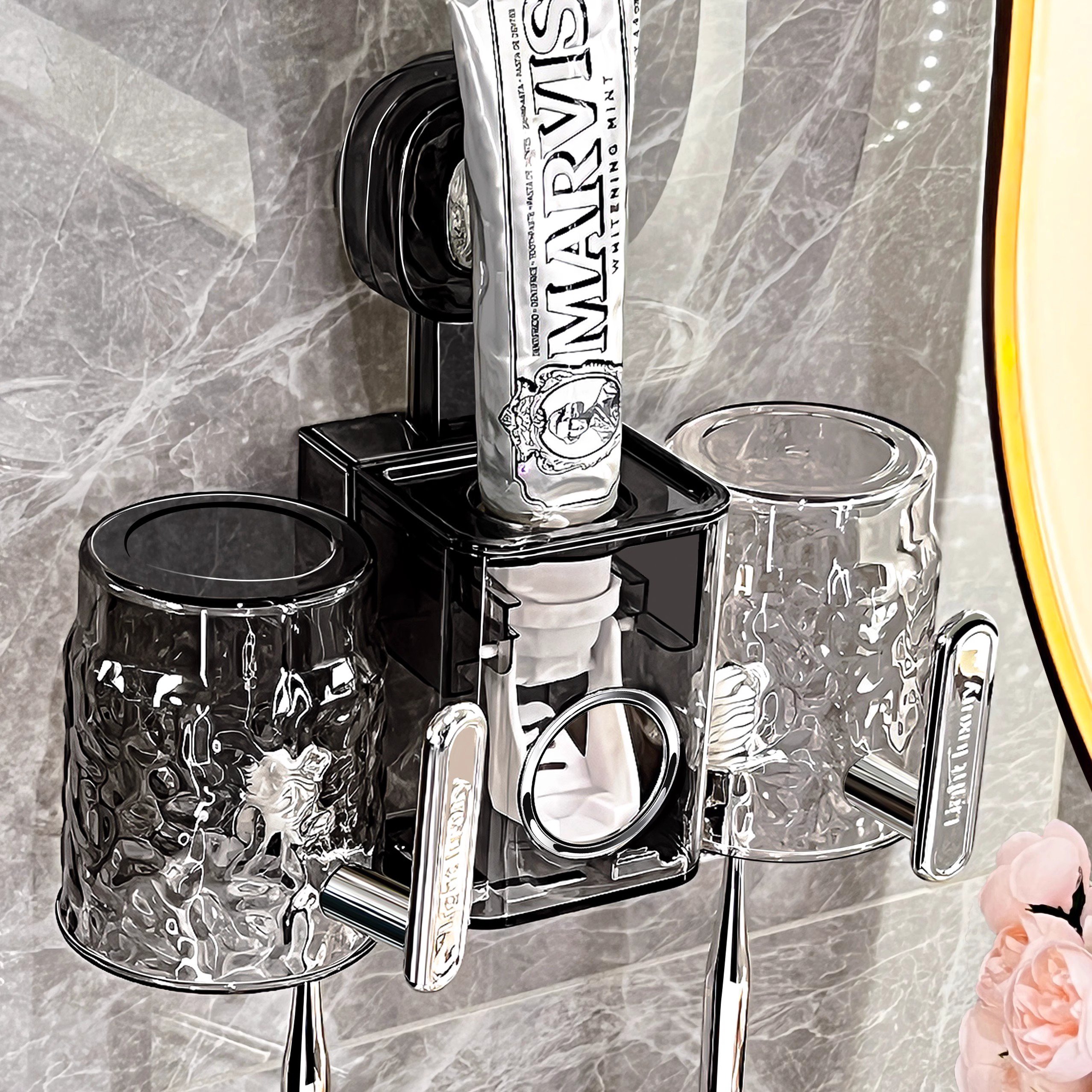 吸盘新款挤牙膏器牙刷置物架壁挂式免打孔卫生间刷牙杯漱口杯