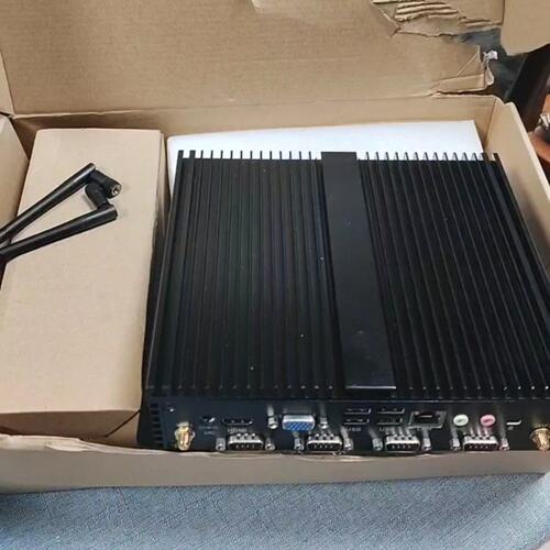 闲置一台全新工控电脑主机，处理器是英特尔J1900内存4G硬
