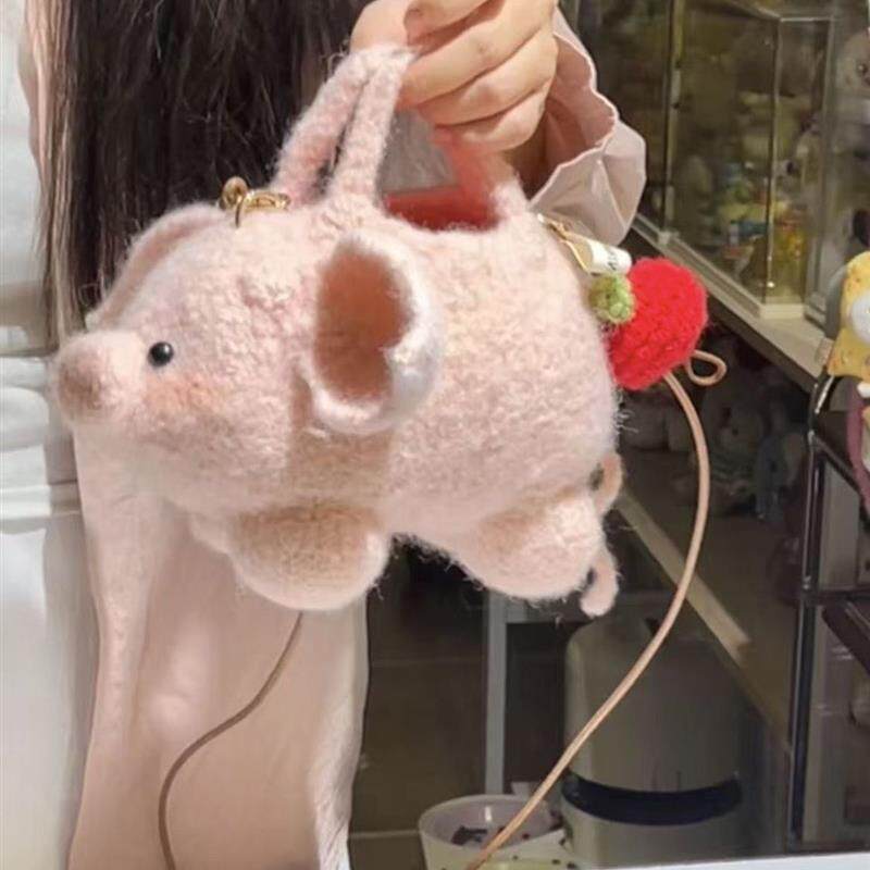 成品羊咩咩手工钩针编织羊毛线小猪存钱罐毡化包可爱diy材料包