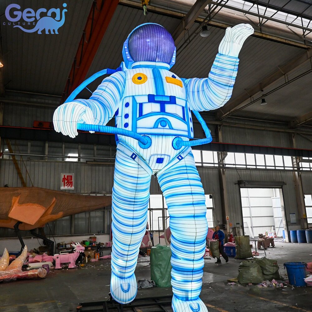 自贡花灯制作厂家2025蛇年元宵春节户外灯会灯展大型宇航员花灯