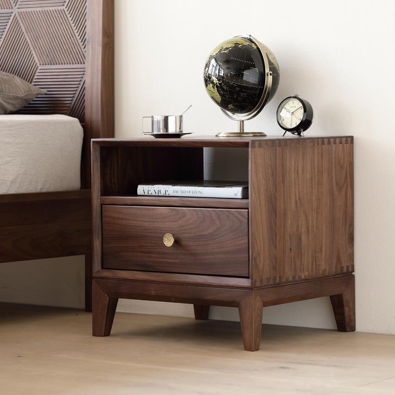 #黑胡桃木实木床头柜现代简约卧室家用收纳小型网红储物轻奢