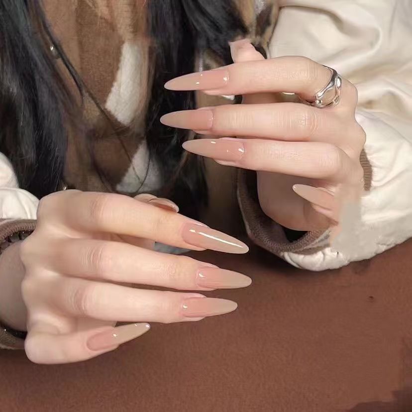 穿戴甲裸色肉桂温柔显白