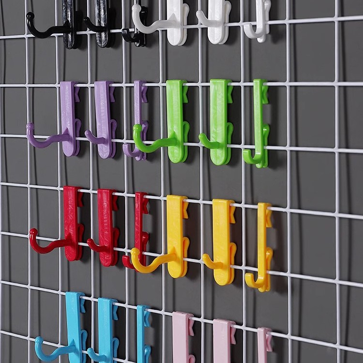 挂钩网格片免钉塑料挂钩铁丝网货架墙面展示挂勾幼儿园收纳免打孔