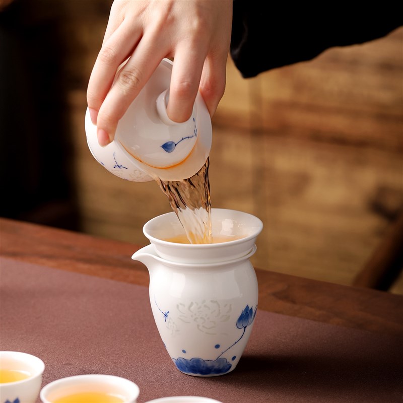 中式玲珑瓷手绘公道杯陶瓷功夫茶具办公室泡茶茶海分茶器2025新款图片