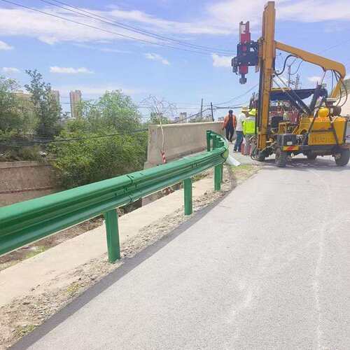 公路护栏乡村道路波形护栏梁钢厂家热镀锌波形护栏防撞W波纹护栏