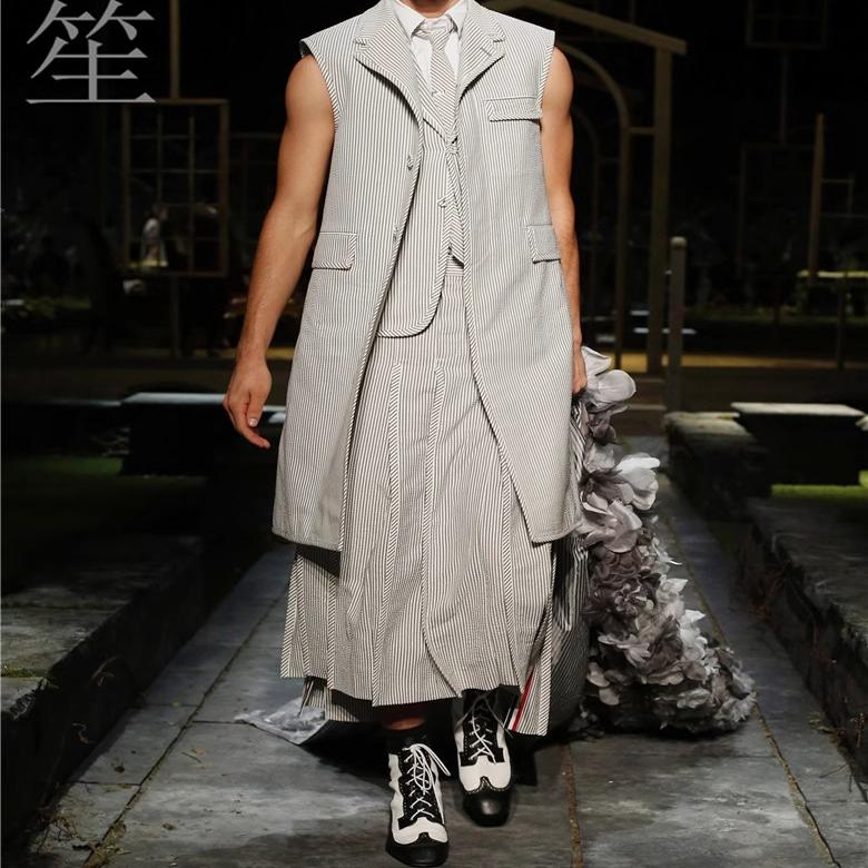 亲肤翻领细条纹舒适灰色男士马甲