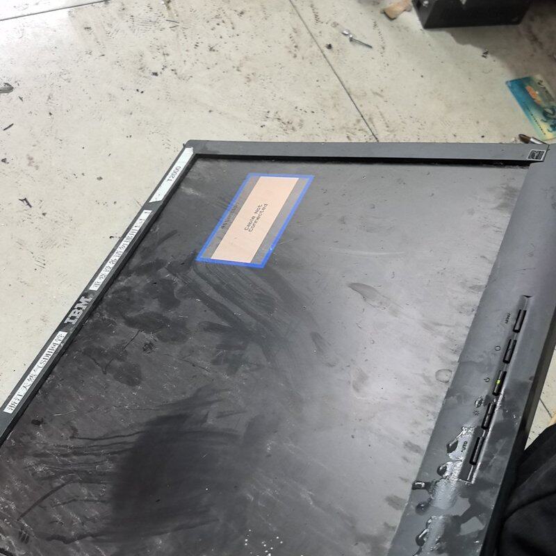 议价IBM显示器,外观成色如图,有使用痕迹。,可以正常使可维修