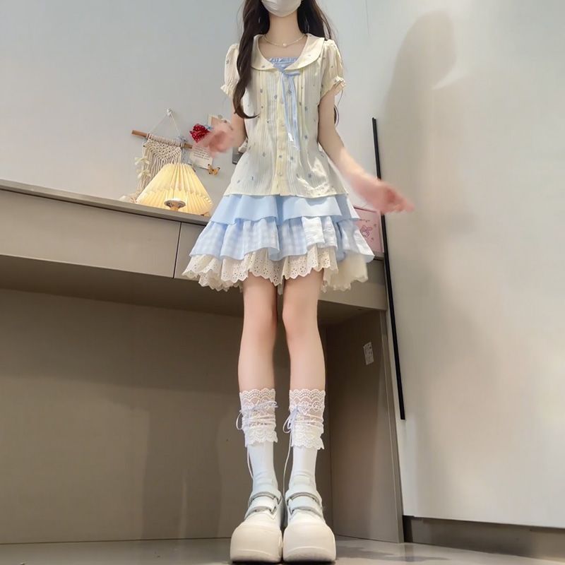 韩系学院风可爱娃娃领短