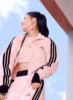 滔搏adidas阿迪达斯女子舒适运动训练健身夹克外套KC0174