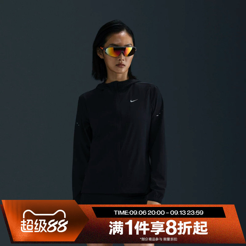 滔搏NIKE耐克女子户外跑步运动休闲梭织简约夹克外套HQ0651-010