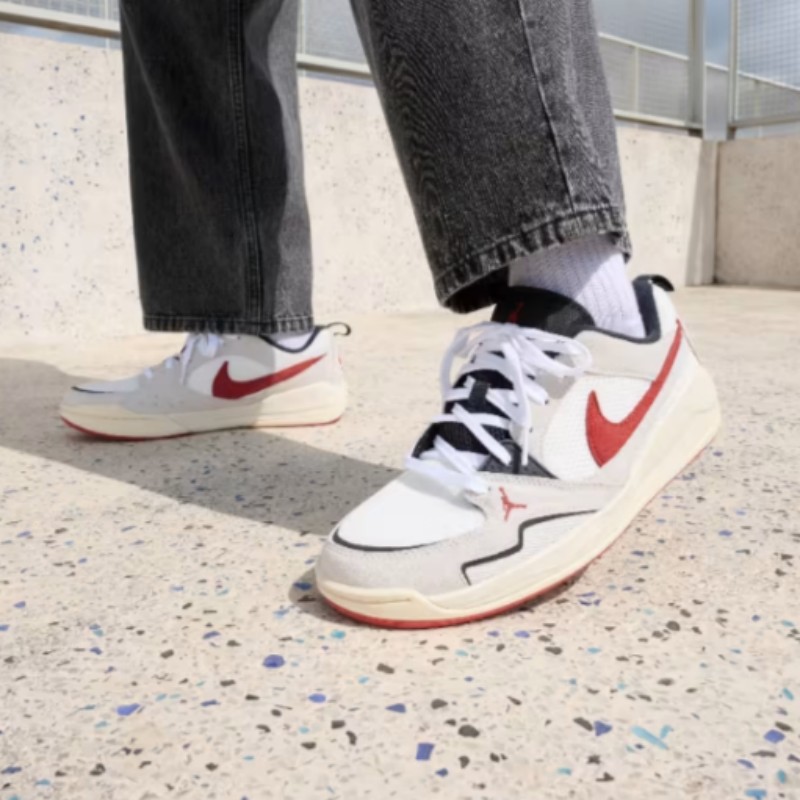 滔搏NIKE耐克男鞋Jordan CMFT低帮复古板鞋轻便运动鞋HJ6777-101