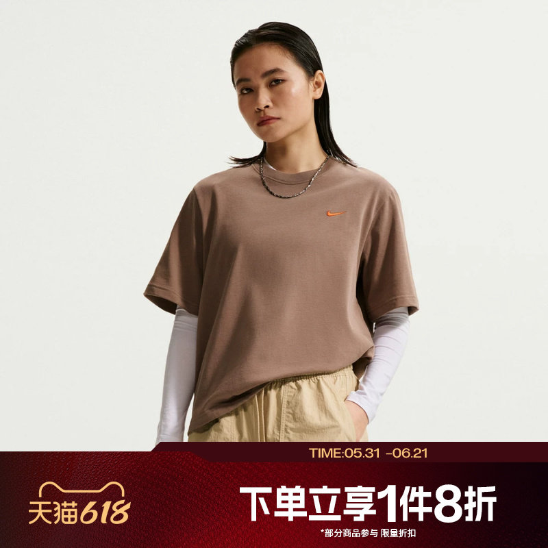 滔搏NIKE耐克女子背部图案运动休闲宽松短袖T恤IR7589-214
