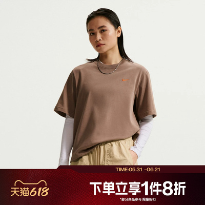 滔搏NIKE耐克女子背部图案运动休闲宽松短袖T恤IR7589-214