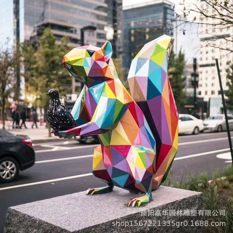 不锈钢切面松鼠雕塑几何创意摆件园林公园景观小品