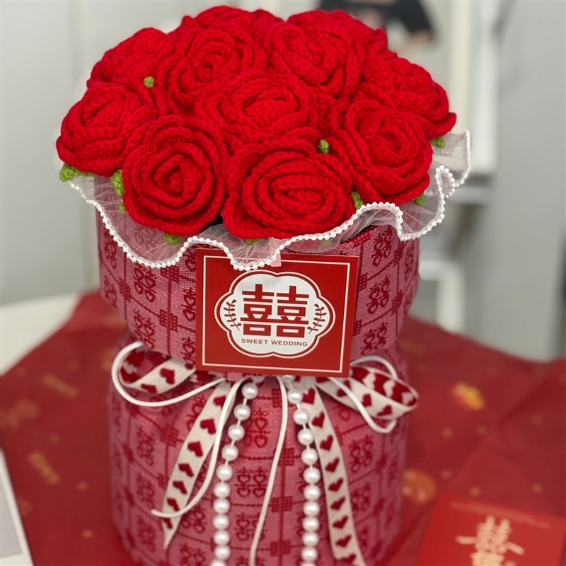 结婚礼物红玫瑰花束手工针织毛线花仿真手捧花送闺蜜女生朋友新人