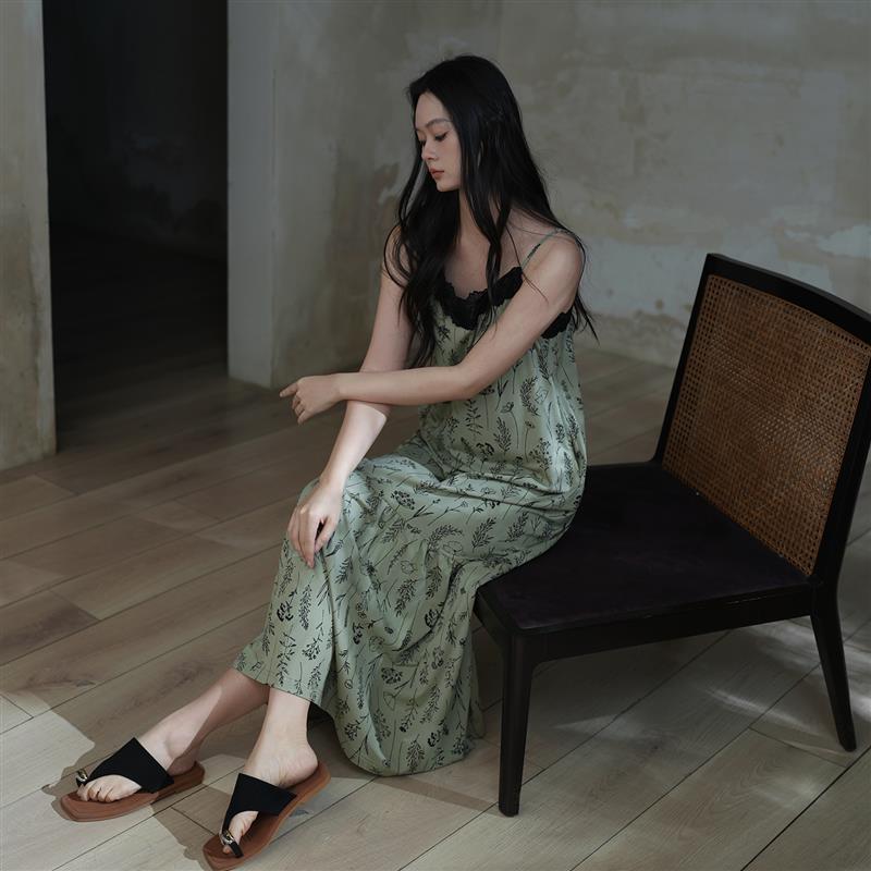 吊带睡裙女夏季莫代尔长版洋装子一体带胸垫睡衣薄款冰丝家居服