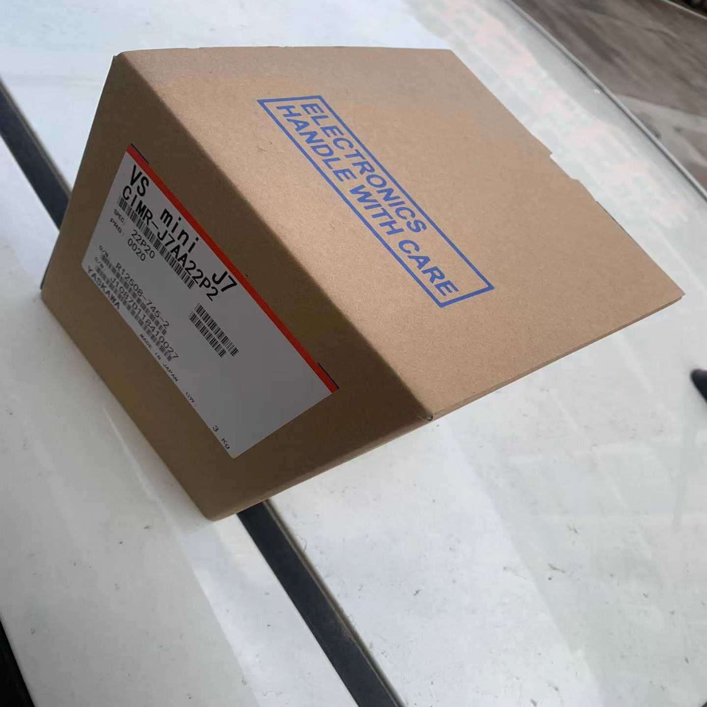 安川变频器CIMR-J7AA22P2 2.2kw 220（电子设备）