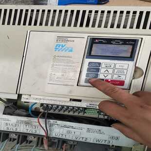 件一台 ZV1变频器 询价 B4220 变频器3G3RV