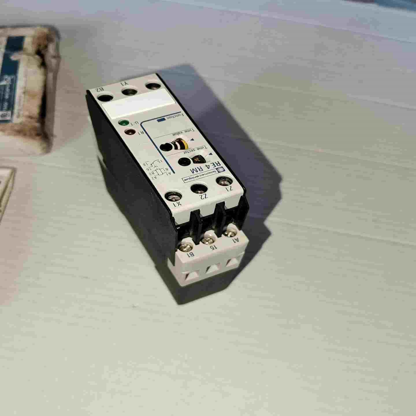 议价RE4-RM11BU，DC24V，德国时间继电器一个，库存产