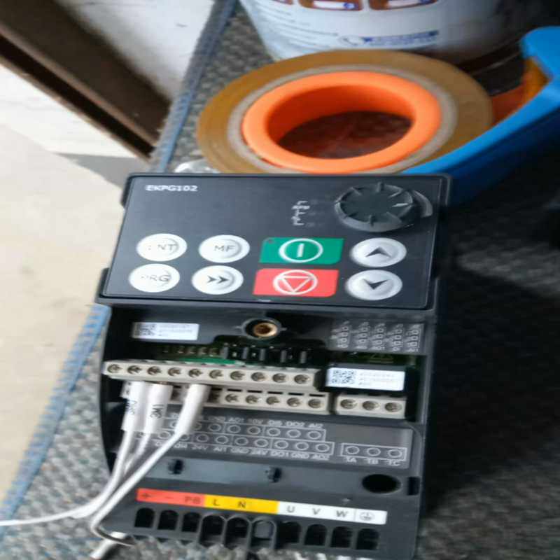 华远变频器，S1一2S0007一B(HWⅩ)，0.75KW，~询价