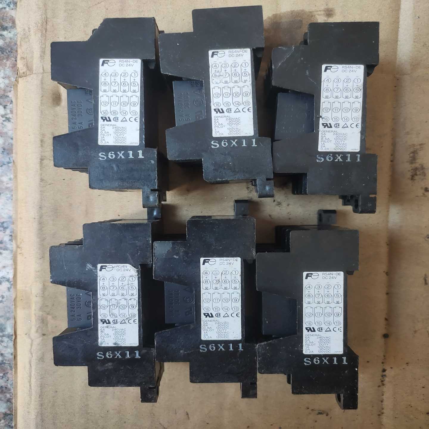 富士 继电器模组4组 RS4N-DE RB105-DE 26（gg设备）
