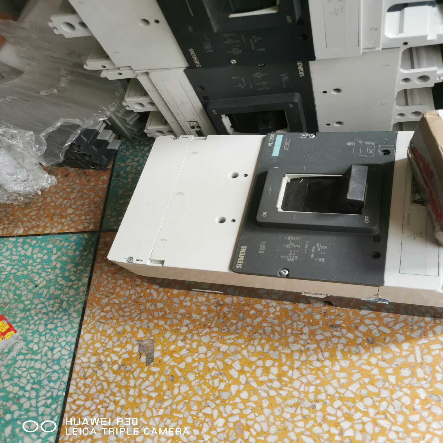 (询价)塑壳断路器VL1250N 3P  1000A  125