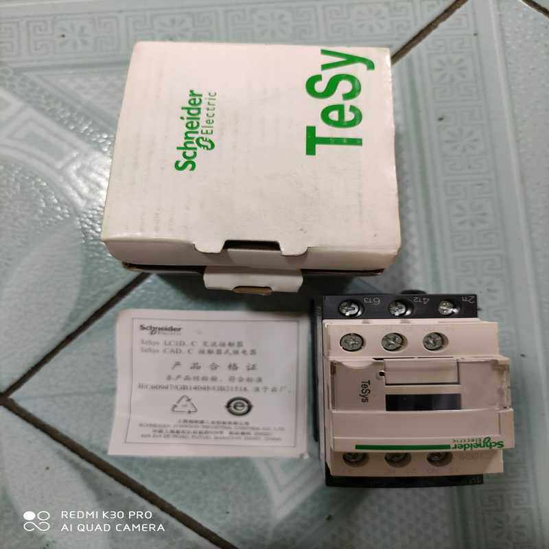 交流接触器，，型号LC1D09 M7C，包装完~询价