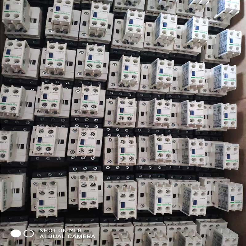 施耐德交流接触器LC1D18,线圈电压AC36V,保证全新原