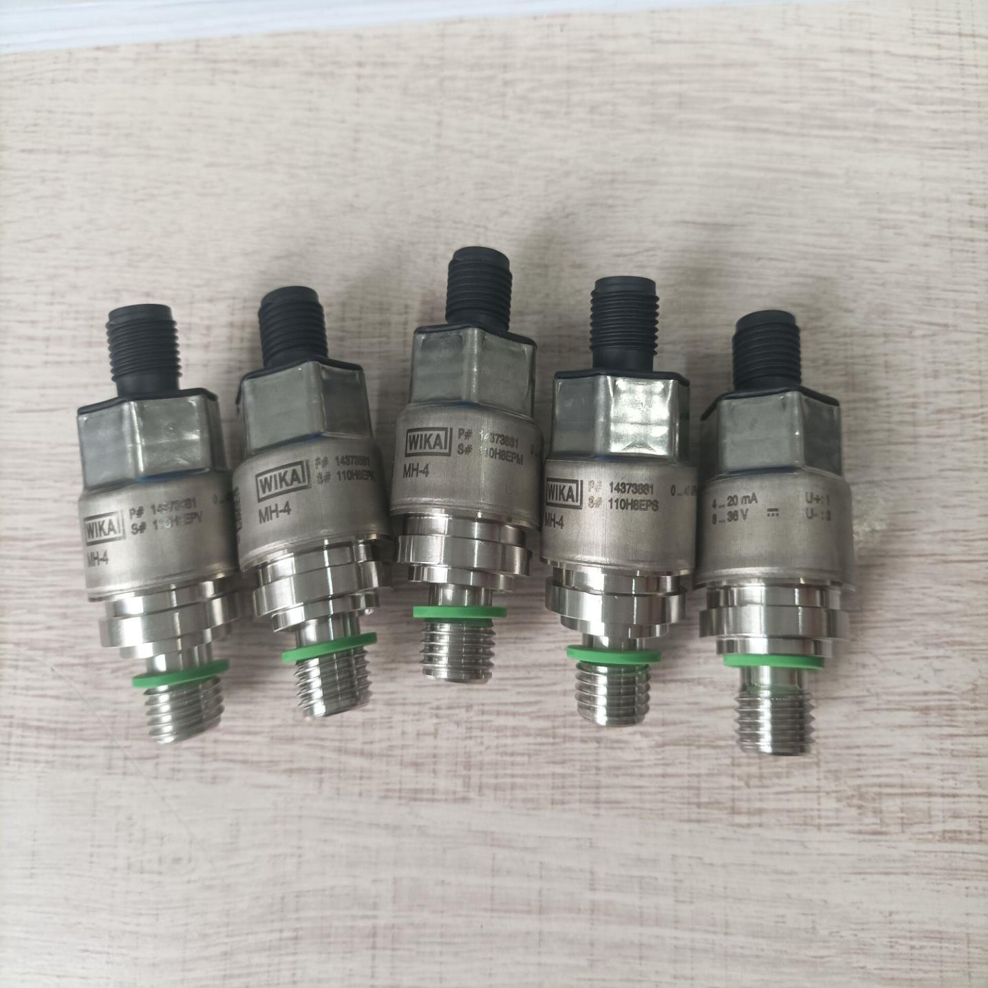 徐工XCT 12吨吊车变副油缸压力传感器感应塞DAVE300/3401  0-30