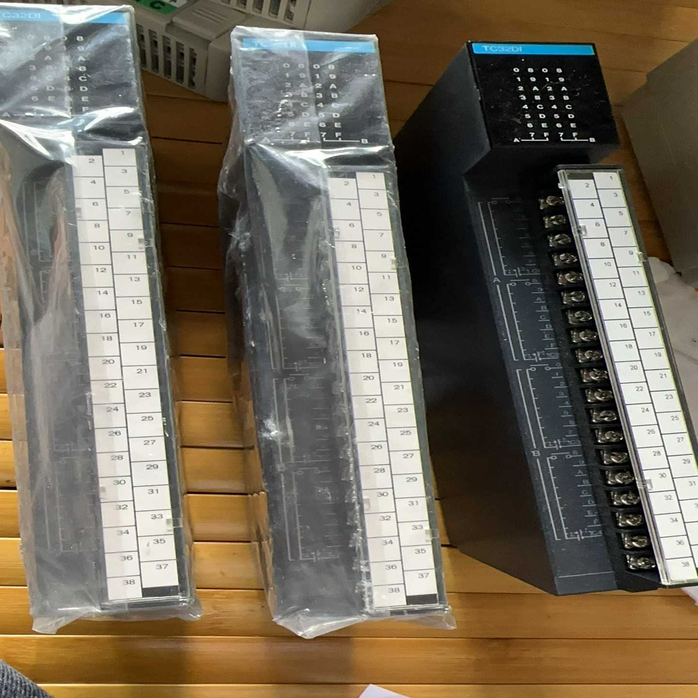 全新东芝PLC输入模块TC32DI，功能完好，只剩最后一台！【鑫