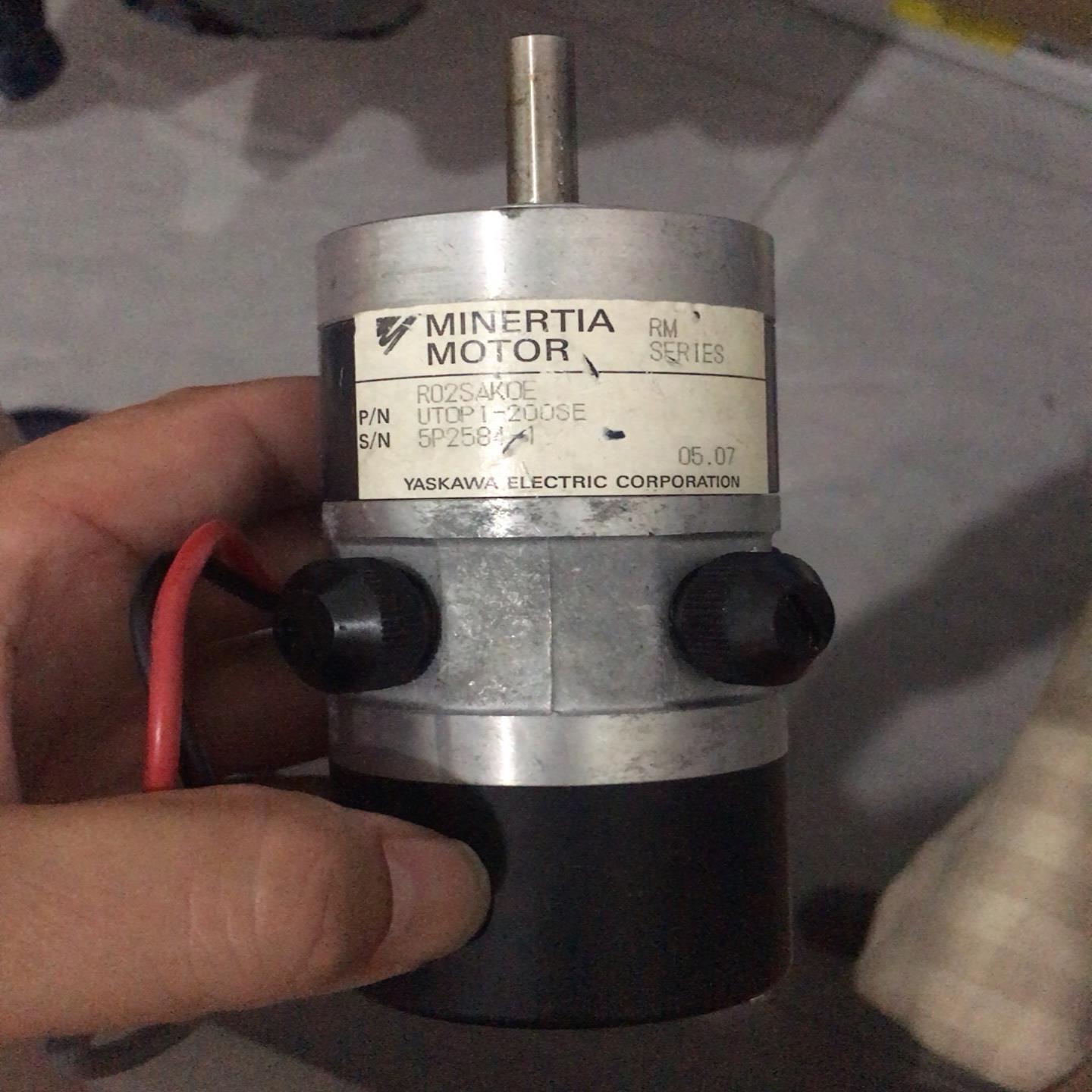 R02MAKOE安川直流祠服电机，拆机的，通电正常，成色如图【鑫