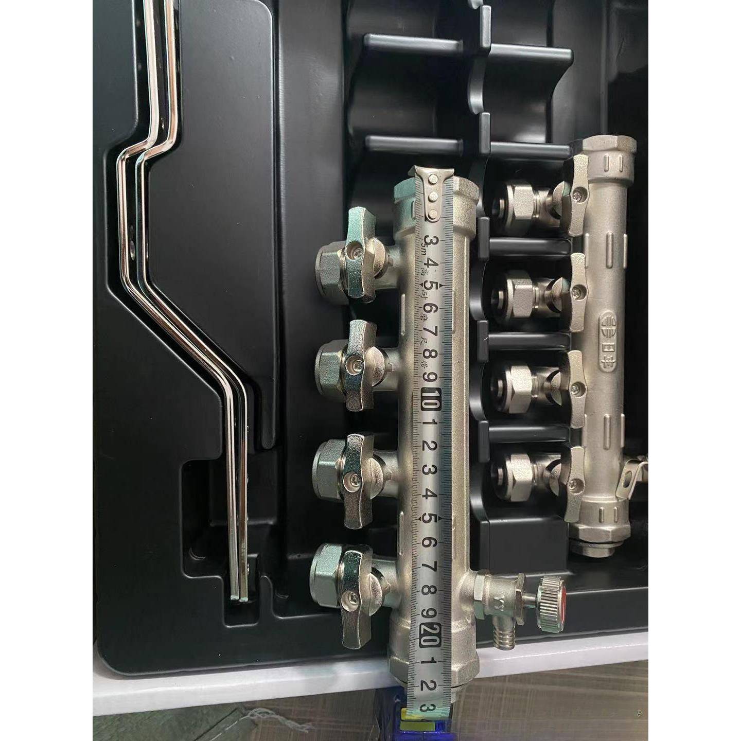 广东佛山日丰分水器4分地暖管家用全铜一体锻造工程日丰管件