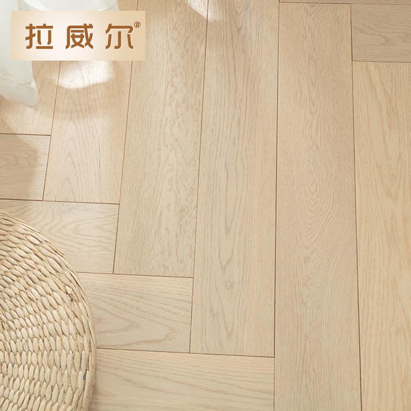 4mm厚皮人字拼三层实木多层复合地板橡木黑胡桃锁扣地暖家用厂家