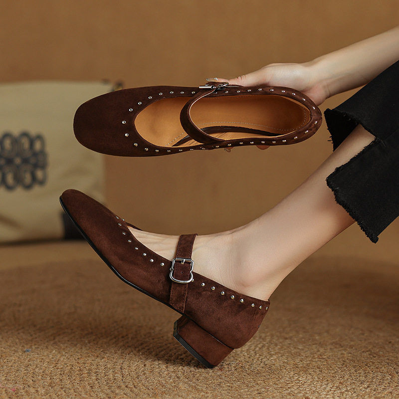 复古粗跟玛丽珍鞋女春秋季磨砂羊皮圆头一字扣带铆钉中跟浅口单鞋,户外/登山/野营/旅行用品,登山鞋/徒步鞋,淘宝优惠券,粉丝福利购,淘宝优惠卷