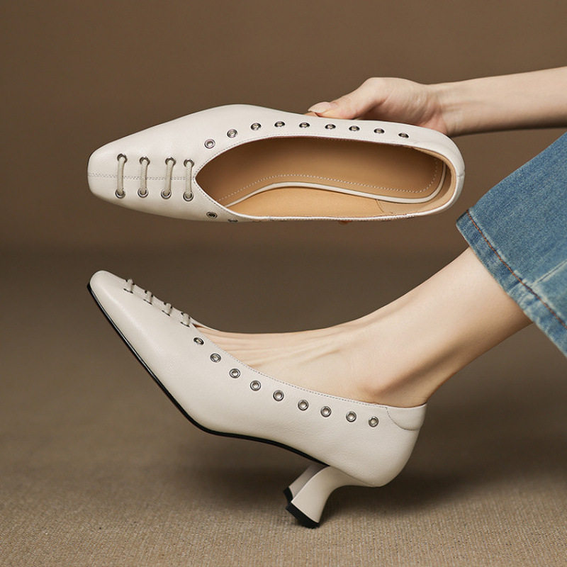 设计感小众真皮方头单鞋2025秋季新款法式复古铆钉粗跟高跟鞋皮鞋,户外/登山/野营/旅行用品,登山鞋/徒步鞋,淘宝优惠券,粉丝福利购,淘宝优惠卷