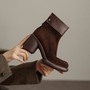 成都手工女鞋 7.8cm高跟复古拼接磨砂后拉链靴子2024秋冬粗跟短靴