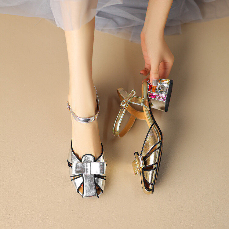 金银色镂空扣带复古欧美风镂空粗跟罗马凉鞋2023夏季韩版百搭凉鞋
