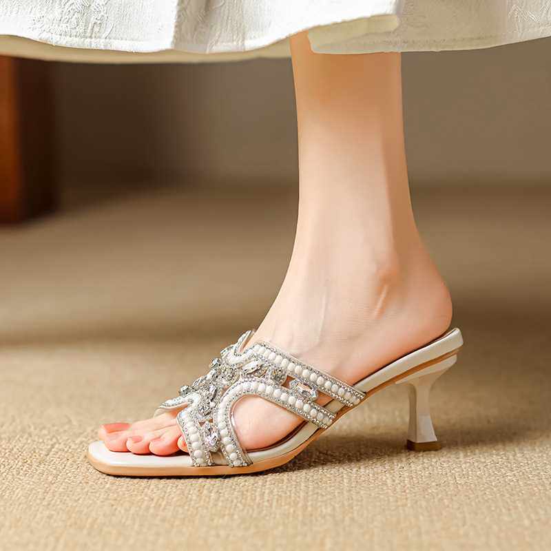 水钻珍珠高跟露趾夏季新款外穿大码细跟凉鞋配裙子粗跟气质优雅鞋