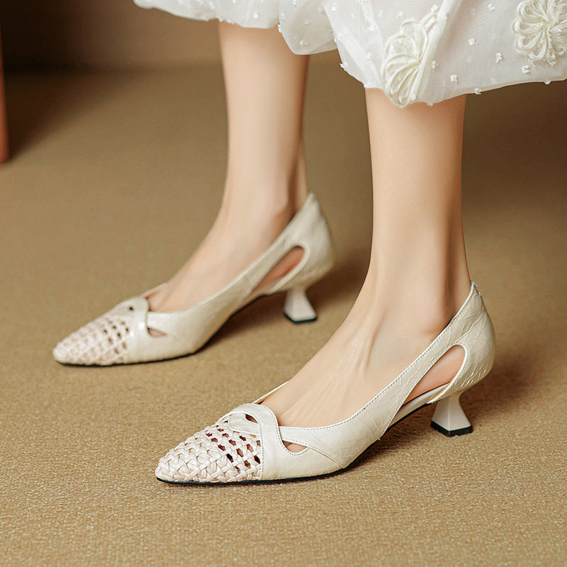 法式气质尖头凉单鞋夏季透气百搭女鞋洞洞鞋配裙子猫跟凉鞋高跟鞋,户外/登山/野营/旅行用品,登山鞋/徒步鞋,淘宝优惠券,粉丝福利购,淘宝优惠卷