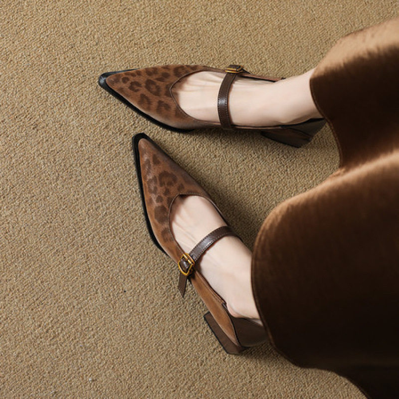 法式2025春秋新款复古尖头豹纹真皮粗跟浅口一字带玛丽珍鞋单鞋女