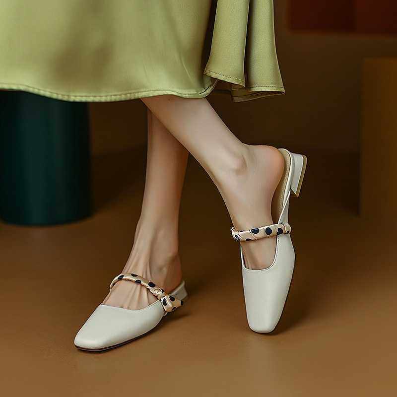 2023春夏季新款包头凉鞋女方头低跟鞋粗跟半拖鞋米白色牛皮女鞋子
