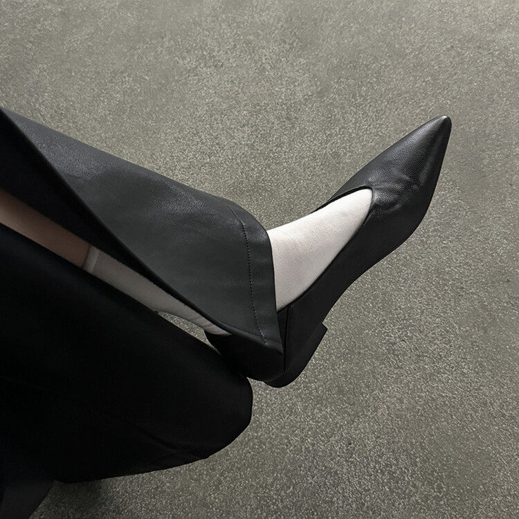 中古鞋平底鞋一脚蹬尖头软羊皮单鞋女2024新款设计感小众复古鞋子