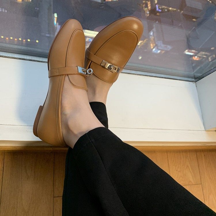 金属扣乐福鞋女低帮皮鞋秋冬新款纯色平底鞋女式深口单鞋潮,户外/登山/野营/旅行用品,登山鞋/徒步鞋,淘宝优惠券,粉丝福利购,淘宝优惠卷