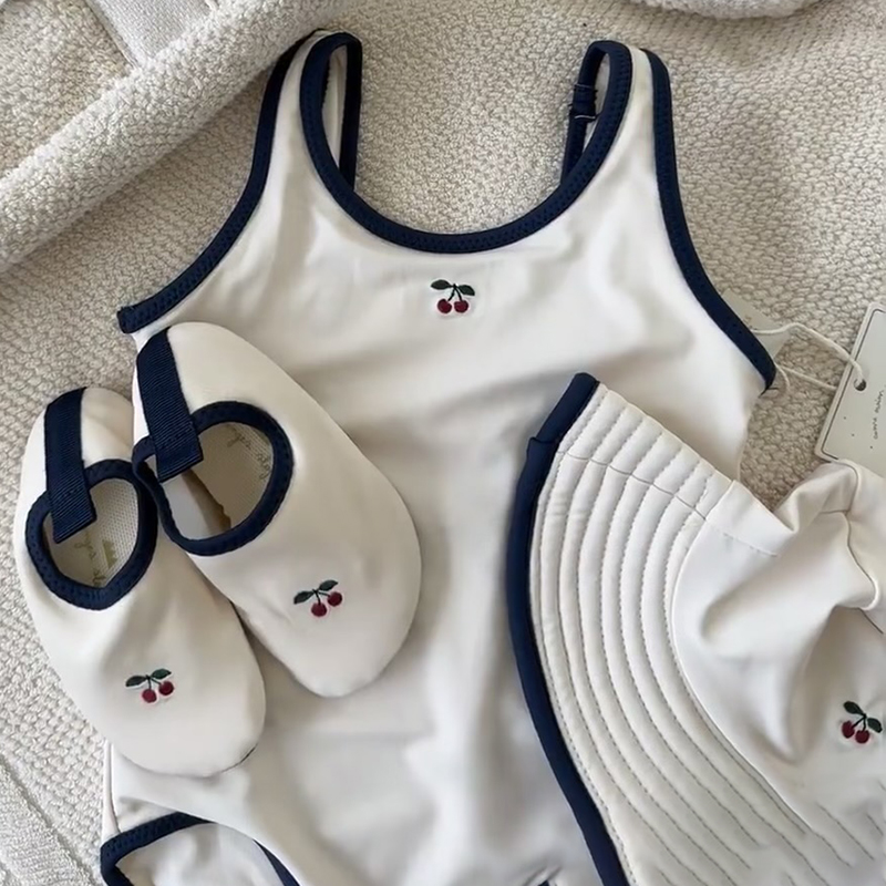 女童时髦泳衣2023夏季新款洋气韩版G女宝宝白色游泳衣儿童连体泳