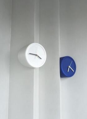 免打孔墙角钟角挂钟客厅简约色现代静音科技艺术装饰遮孔