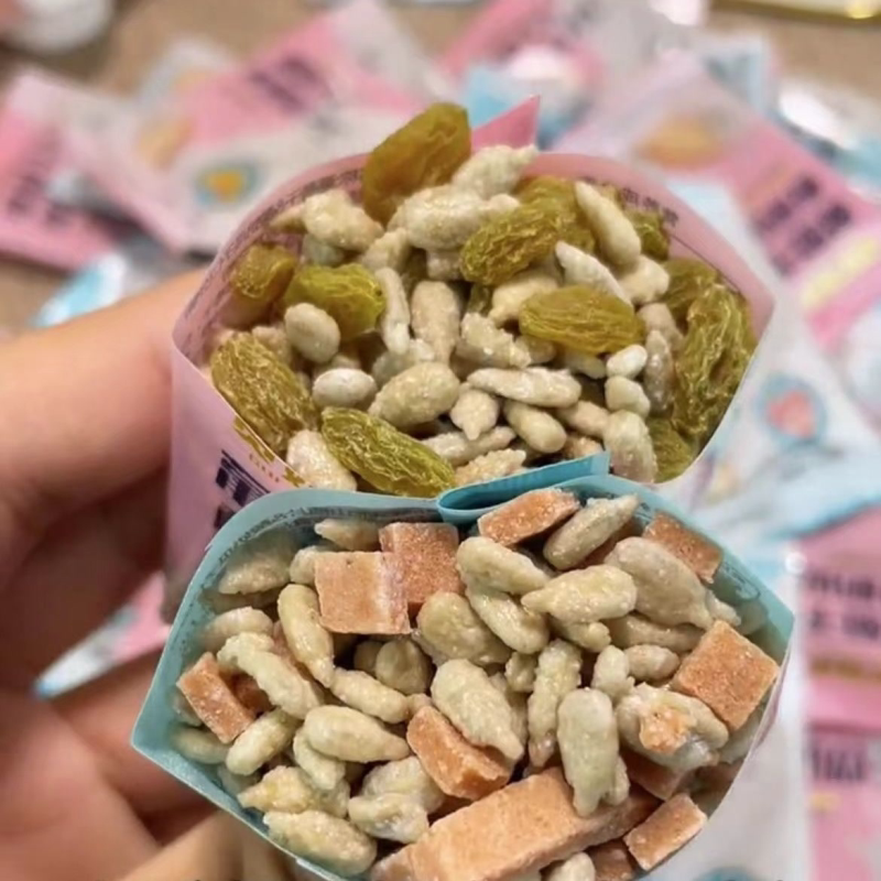解馋小零食酸奶瓜子仁葡萄干山楂片瓜子仁混合坚果独立包装小袋