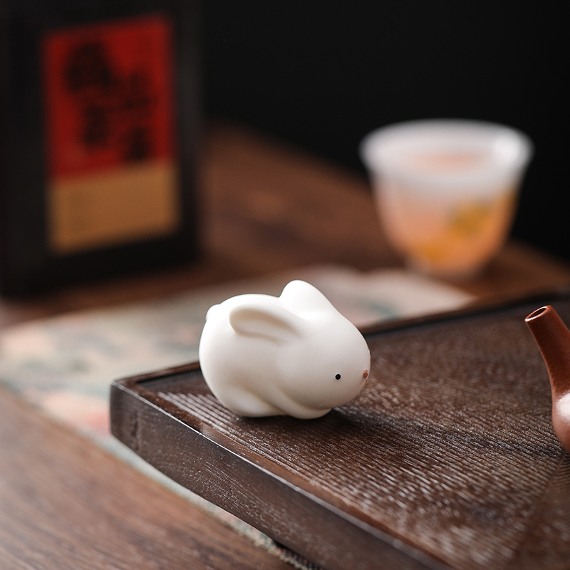 手工白瓷可爱小玉兔茶桌茶宠摆件