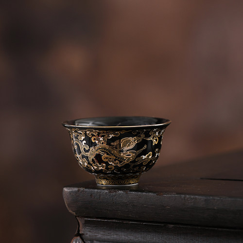 珐琅彩乌金釉龙纹压手杯主人杯