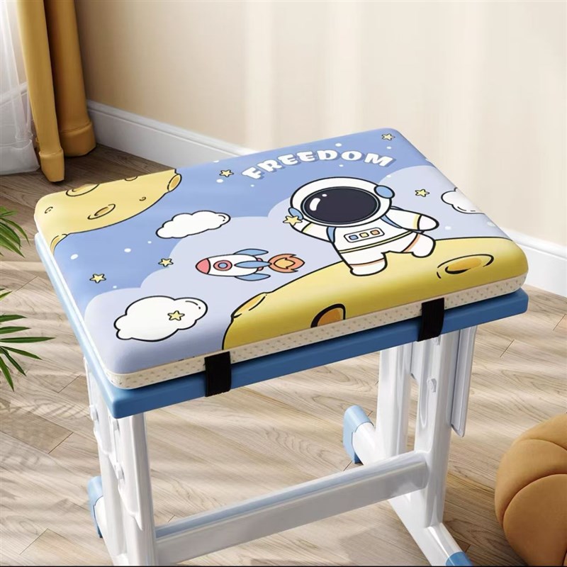 学生坐垫长方形屁股椅垫凳子垫教室久坐记忆海绵坐U垫防滑可爱卡